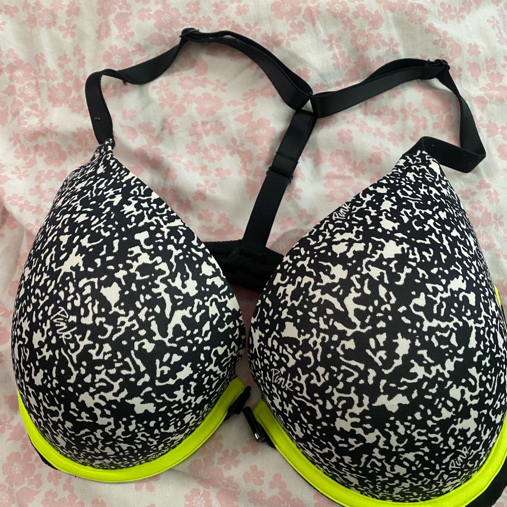 Front closure bra